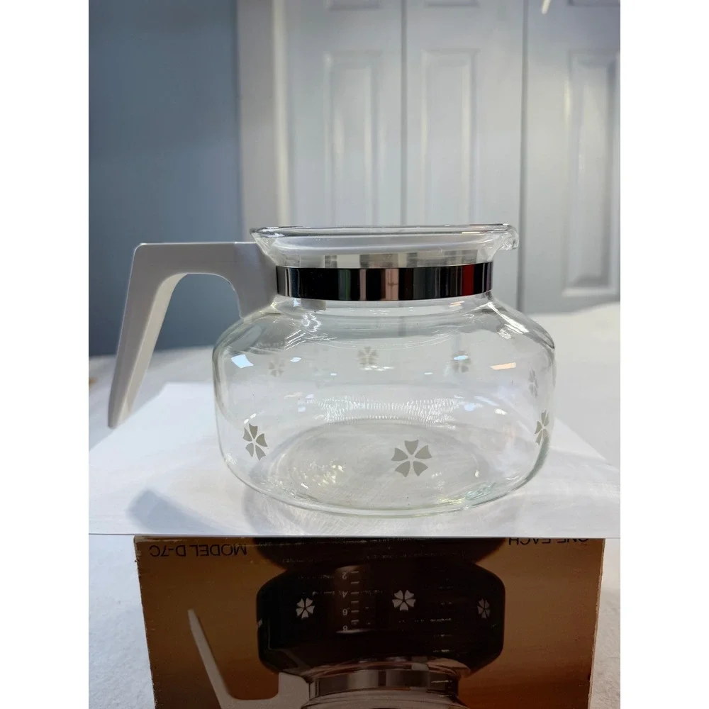 Vintage Mr. Coffee Glass Decanter Replacement Pot Model D-7C White Floral 8 Cup
